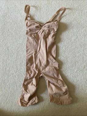 Skims Seamless Sculpt Mid-Thigh Bodysuit
